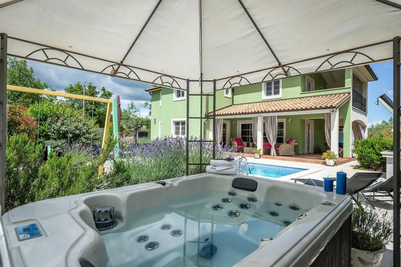 Spacious Holiday House / Pool / Jacuzzi / Playground / 6+2 Rakalj