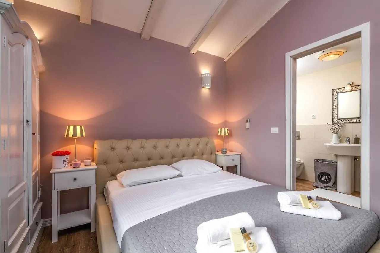 Casa vacanze Spacious Holiday House / Pool / Jacuzzi / Playground / 6+2 Rakalj